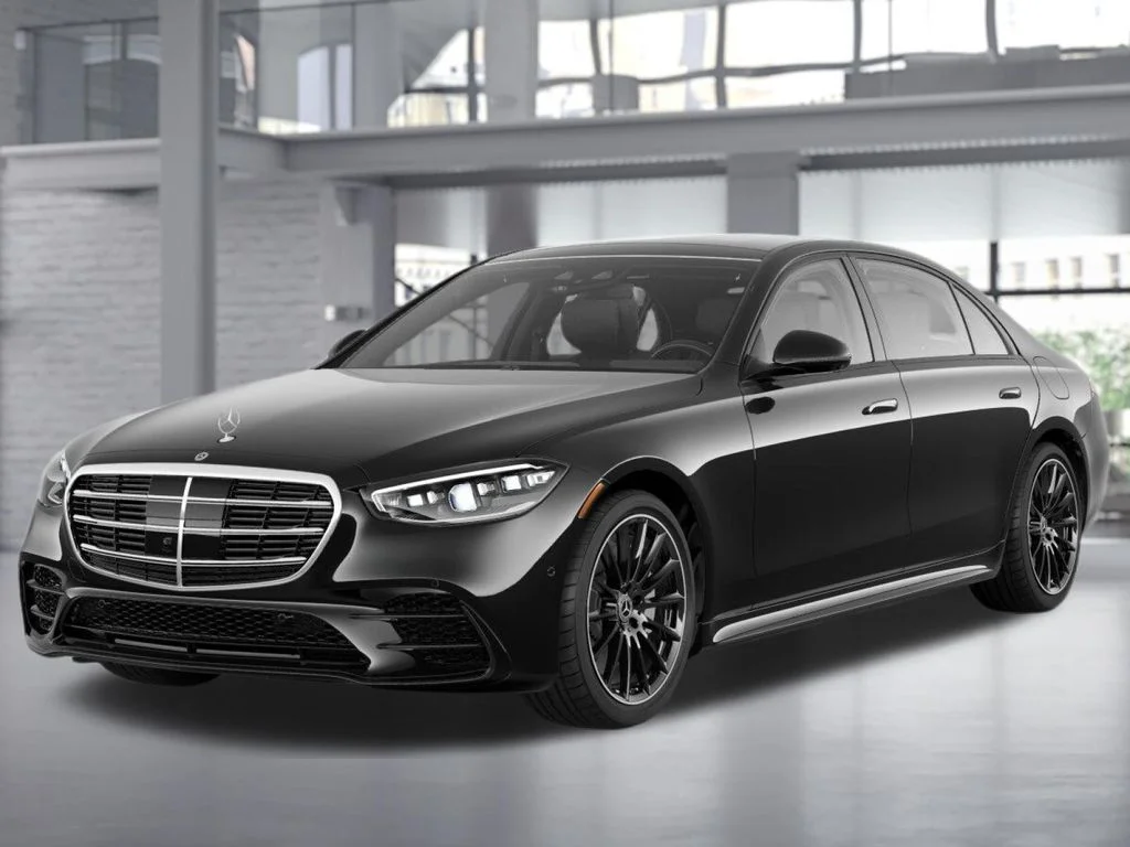 Used 2025 Black Mercedes-Benz S 580e image 1