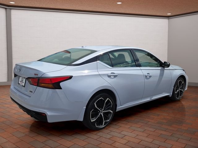 Used 2024 Gray Nissan 2.5 SR image 3