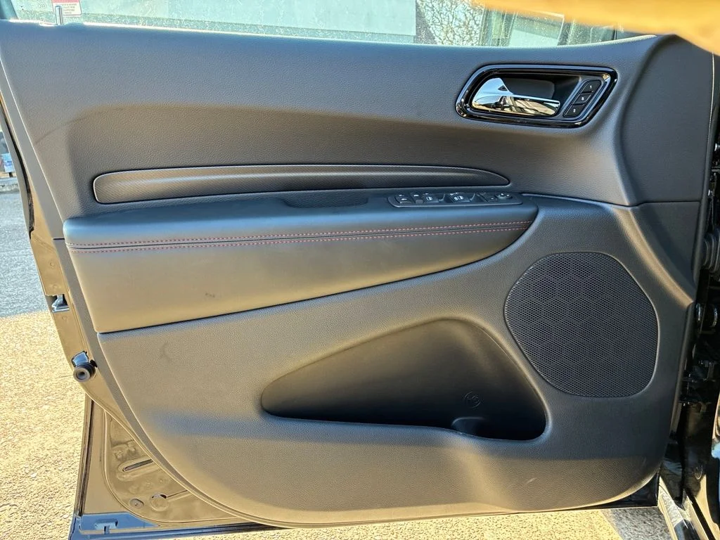 New 2026 Diamond Black Clear-Coat Exterior Paint Dodge GT Plus image 10