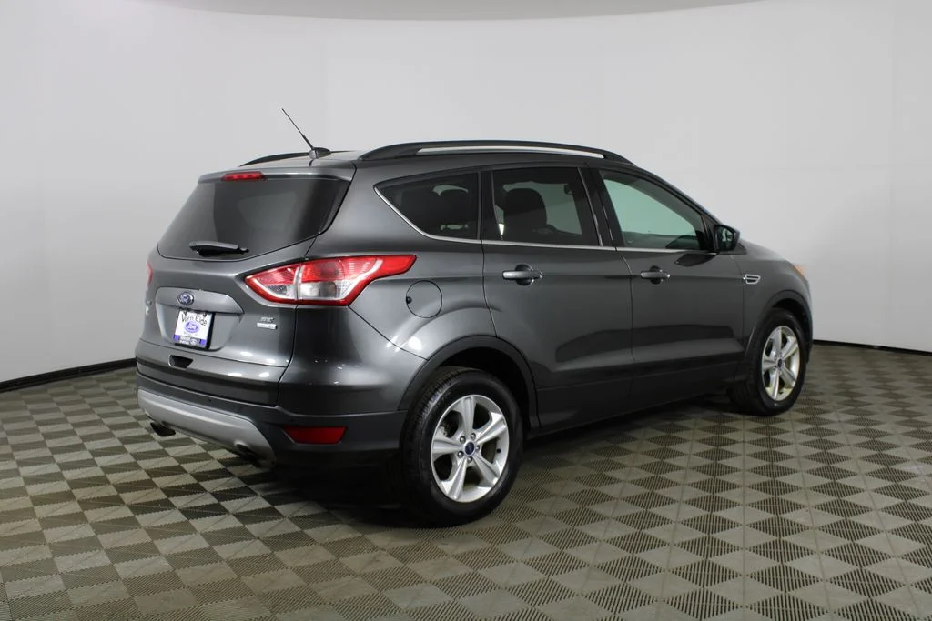 Used 2015 Gray Ford SE image 5