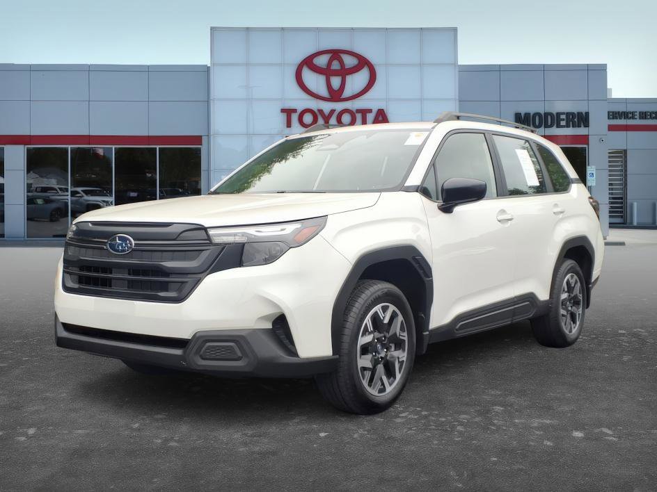 Used 2025 Crystal White Pearl Subaru Base image 1