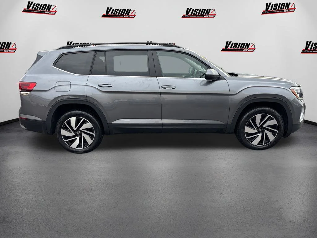 Used 2024 Silver Volkswagen 2.0T SE w/Technology image 7