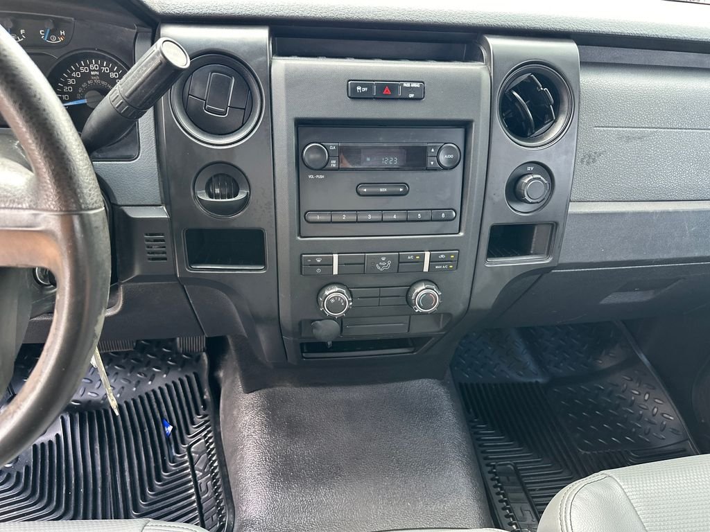 Used 2013 White Ford XL image 21