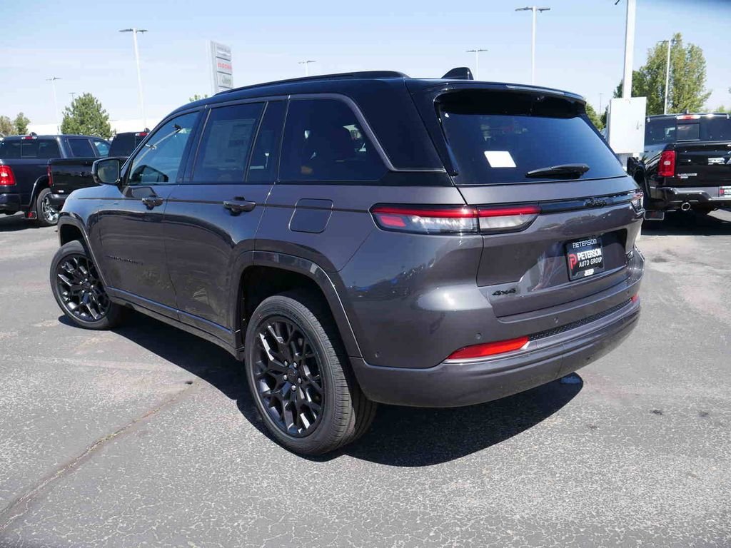 New 2026 Baltic Gray Metallic Clear-Coat Exterior Paint Jeep Summit image 17