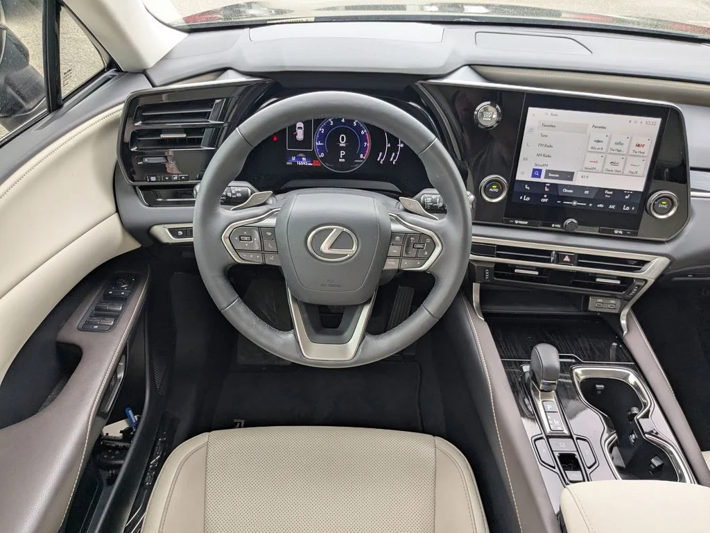 Used 2024 Black Lexus 350 image 17