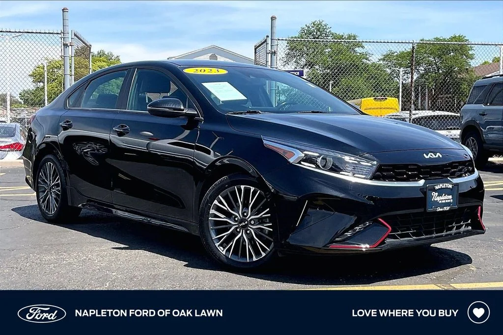 Used 2023 Aurora Black Pearl Kia GT-Line image 1