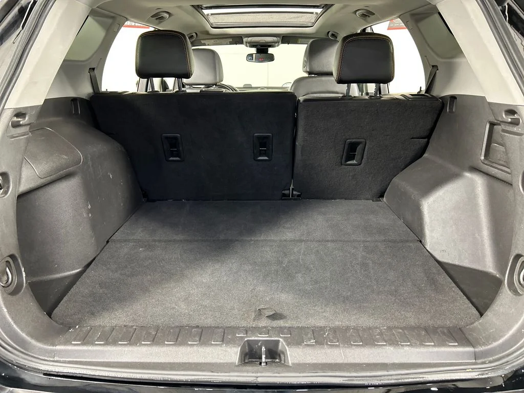 Used 2023 Black GMC AT4 image 20