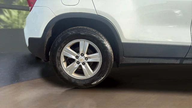 Used 2019 White Chevrolet LT image 26