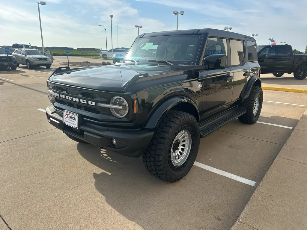 New 2026 Shadow Black Ford Outer Banks® image 5