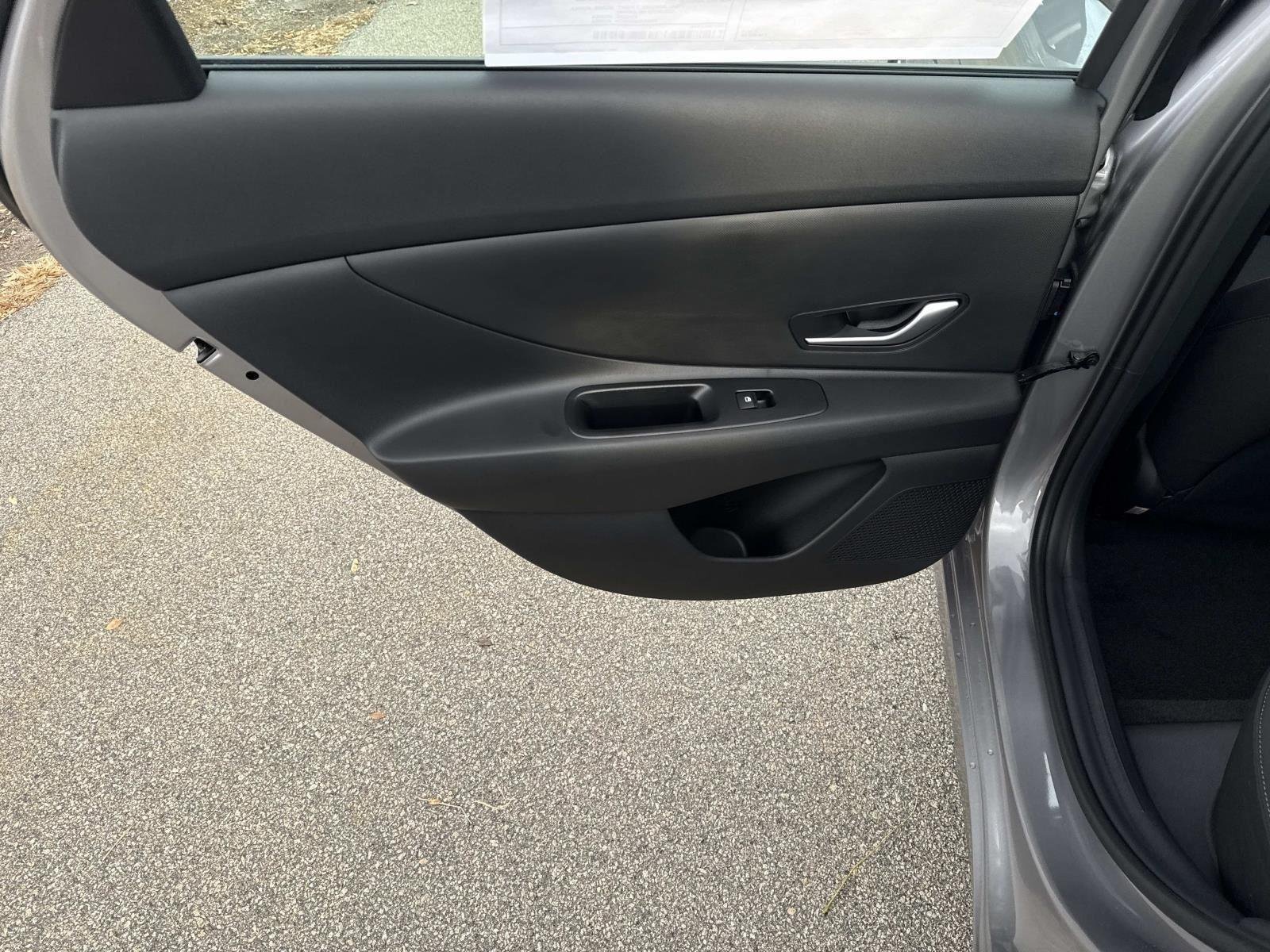 Used 2026 Fluid Metal Hyundai SE image 13