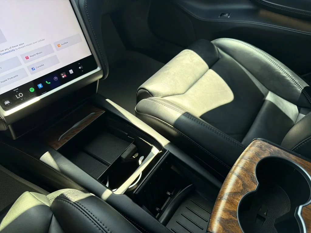 Used 2018  Tesla 75D image 30