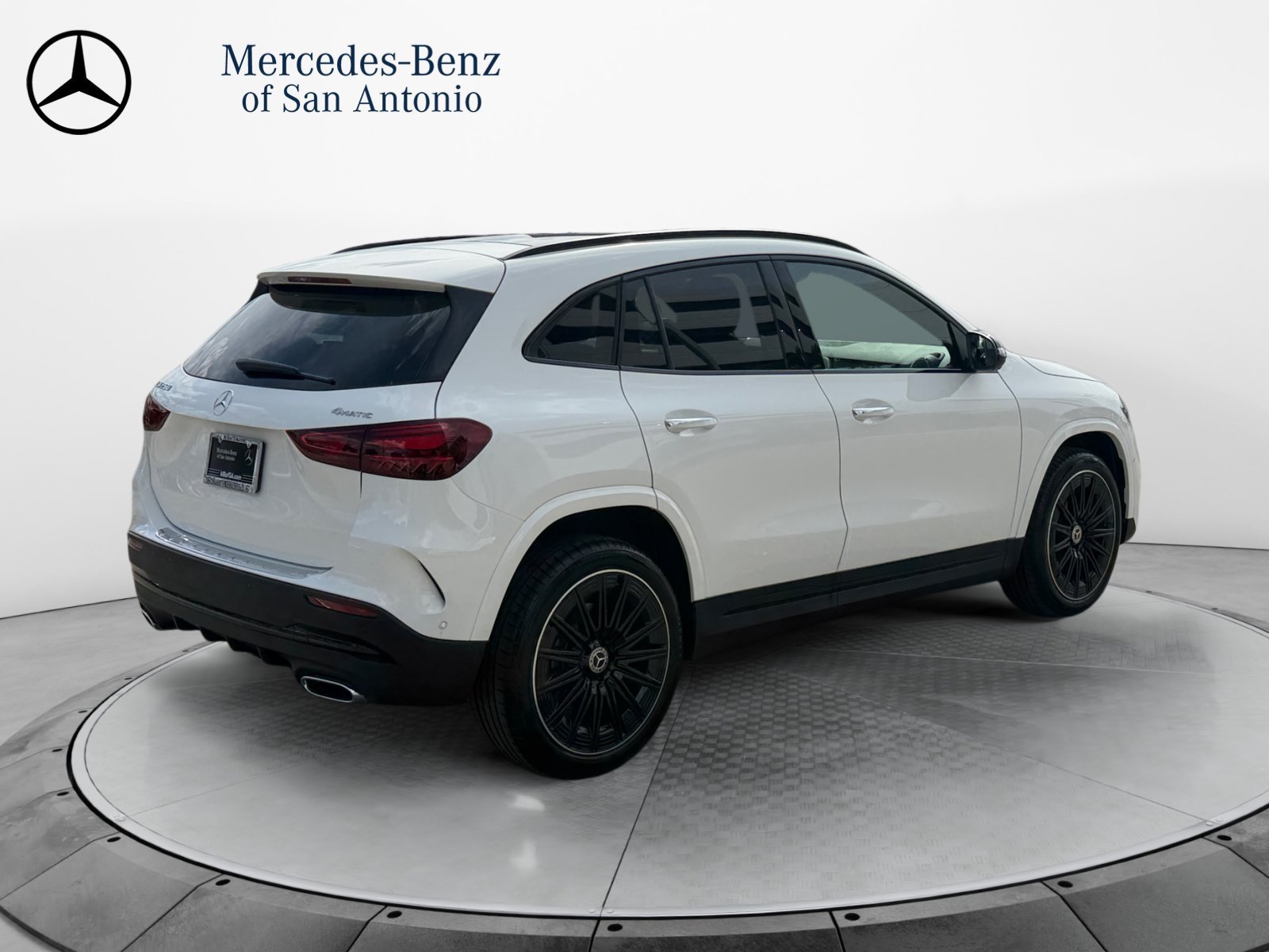 New 2026 Polar White Mercedes-Benz GLA 250 image 32