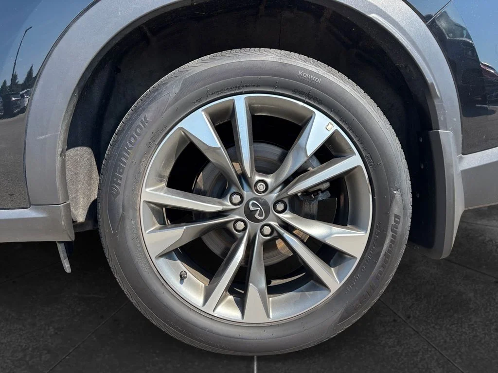 Used 2023 Black INFINITI LUXE image 7