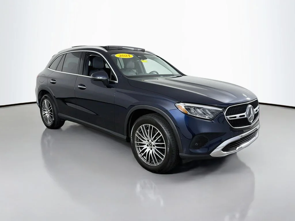 Used 2024 Nautical Blue Metallic Mercedes-Benz 300 image 1