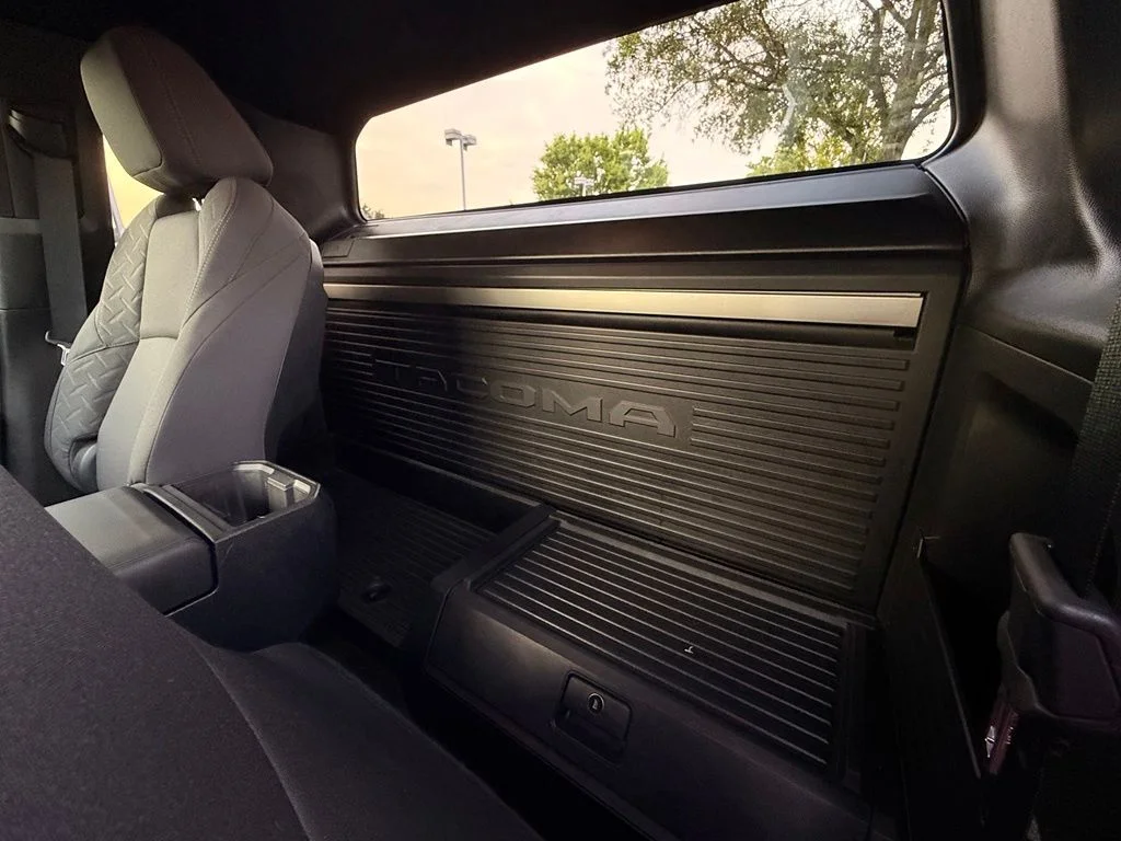 Used 2024  Toyota SR image 19