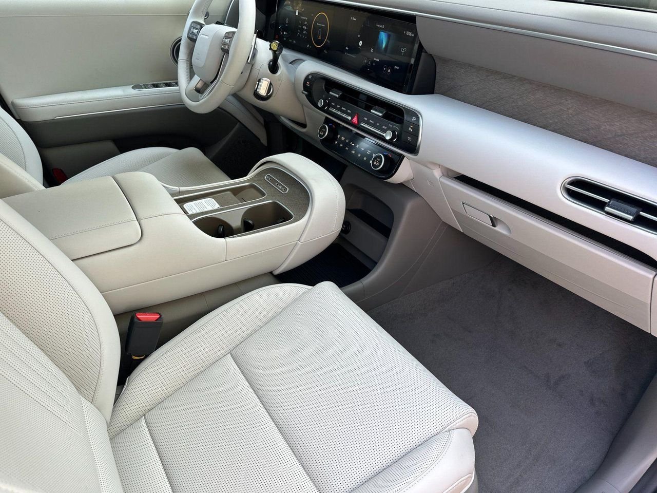 New 2026 White Hyundai SEL Premium 8P image 14
