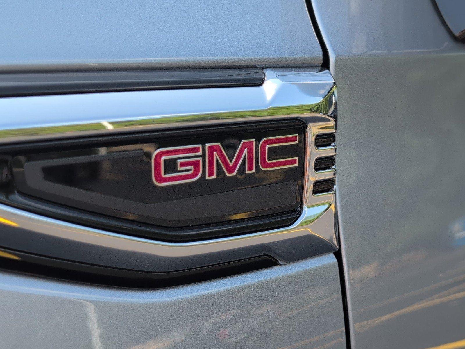 New 2026 Sterling Metallic GMC Elevation image 10