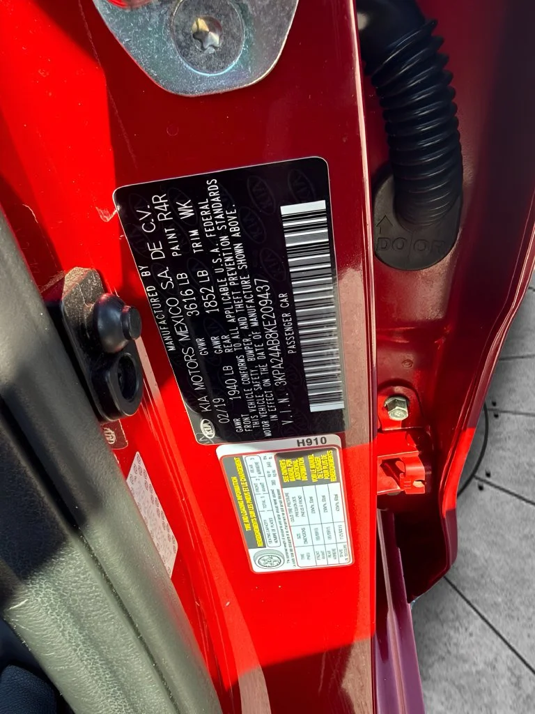 Used 2019 Red Kia S image 30
