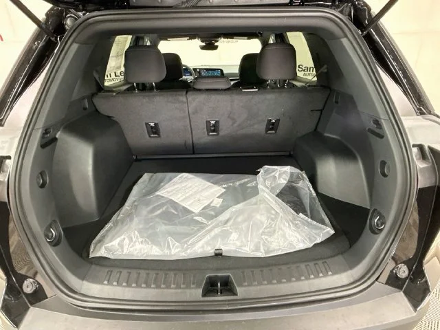 New 2027 Mosaic Black Metallic Chevrolet LT image 28