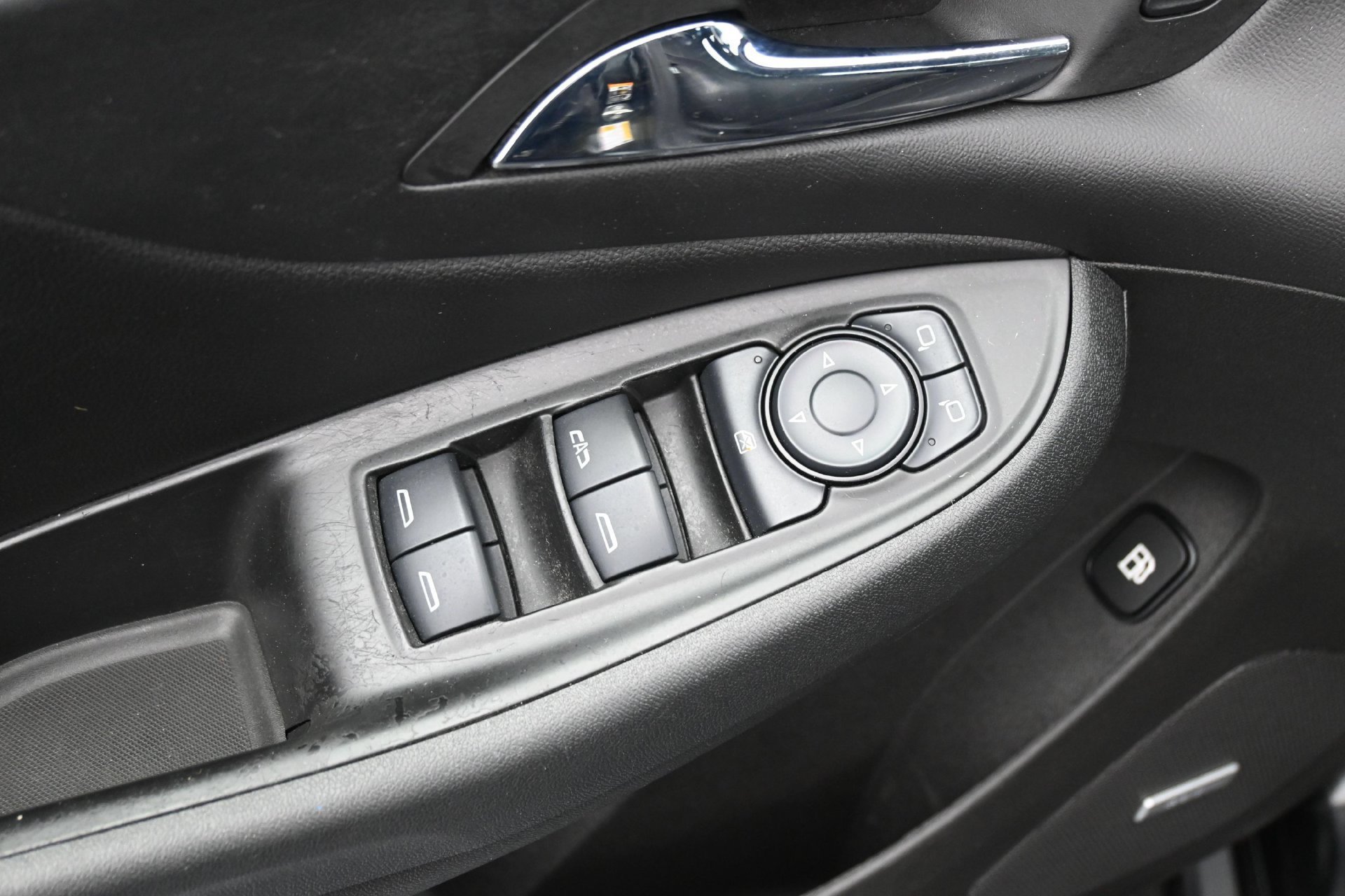 Used 2017 Mosaic Black Metallic Chevrolet Premier image 18