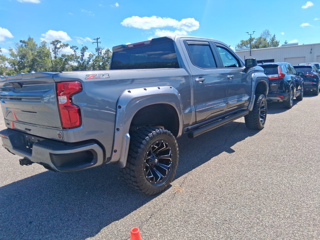 Used 2022 Gray Chevrolet RST image 5