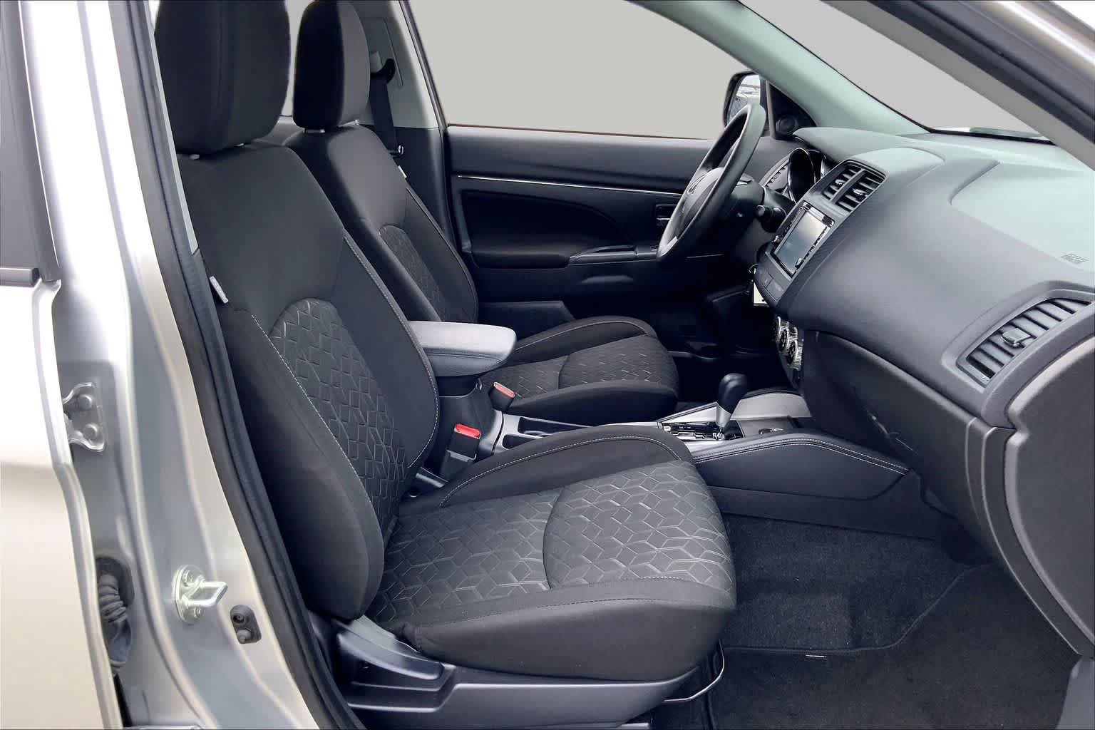 Used 2024 Alloy Silver Metallic Mitsubishi ES image 9
