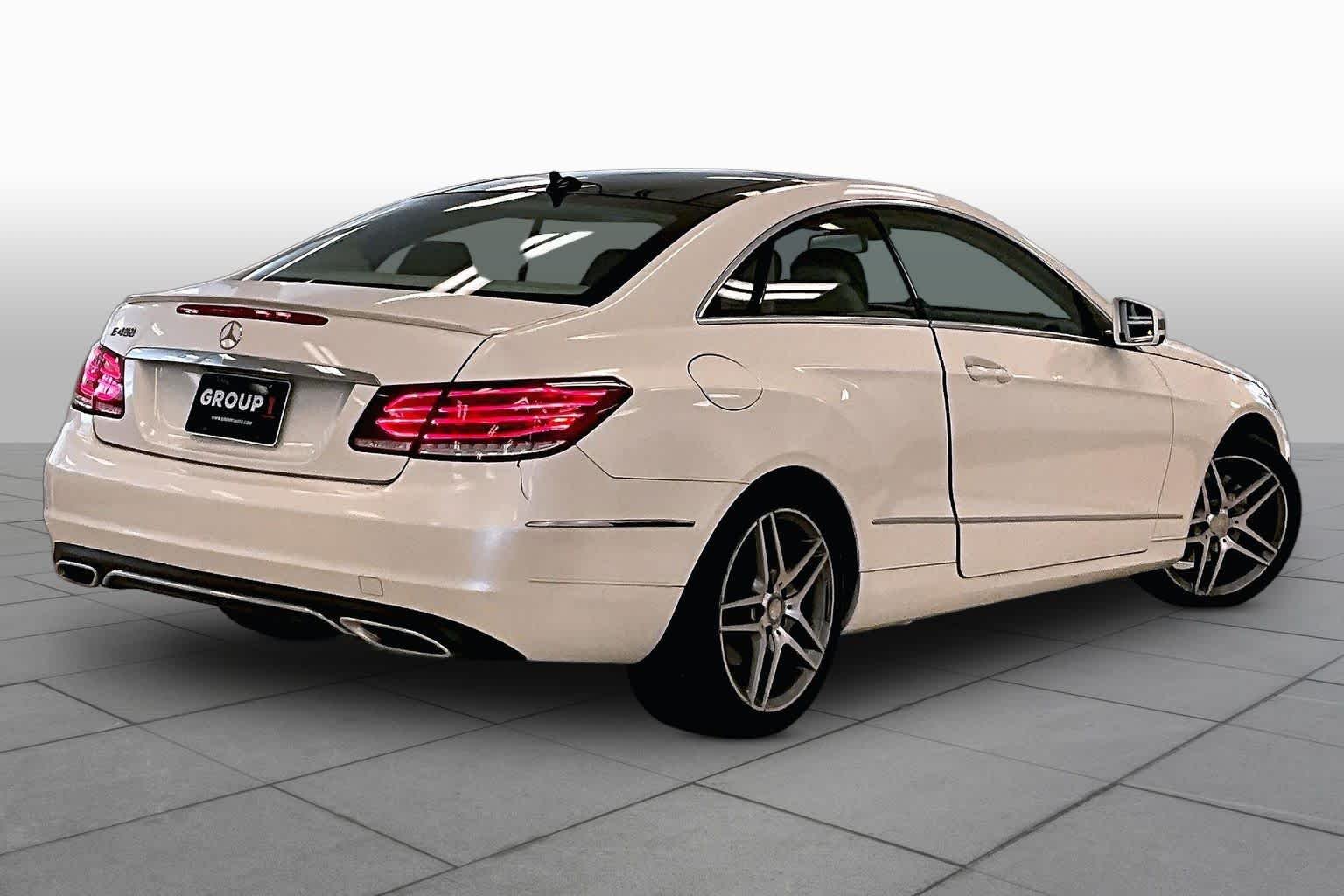 Used 2016 designo Diamond White Metallic Mercedes-Benz E 400 image 11