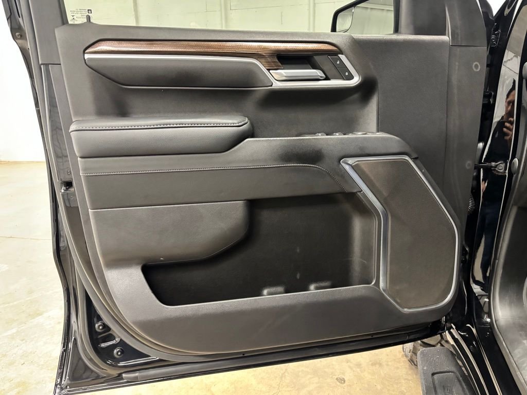 Used 2023 Black Chevrolet RST image 18