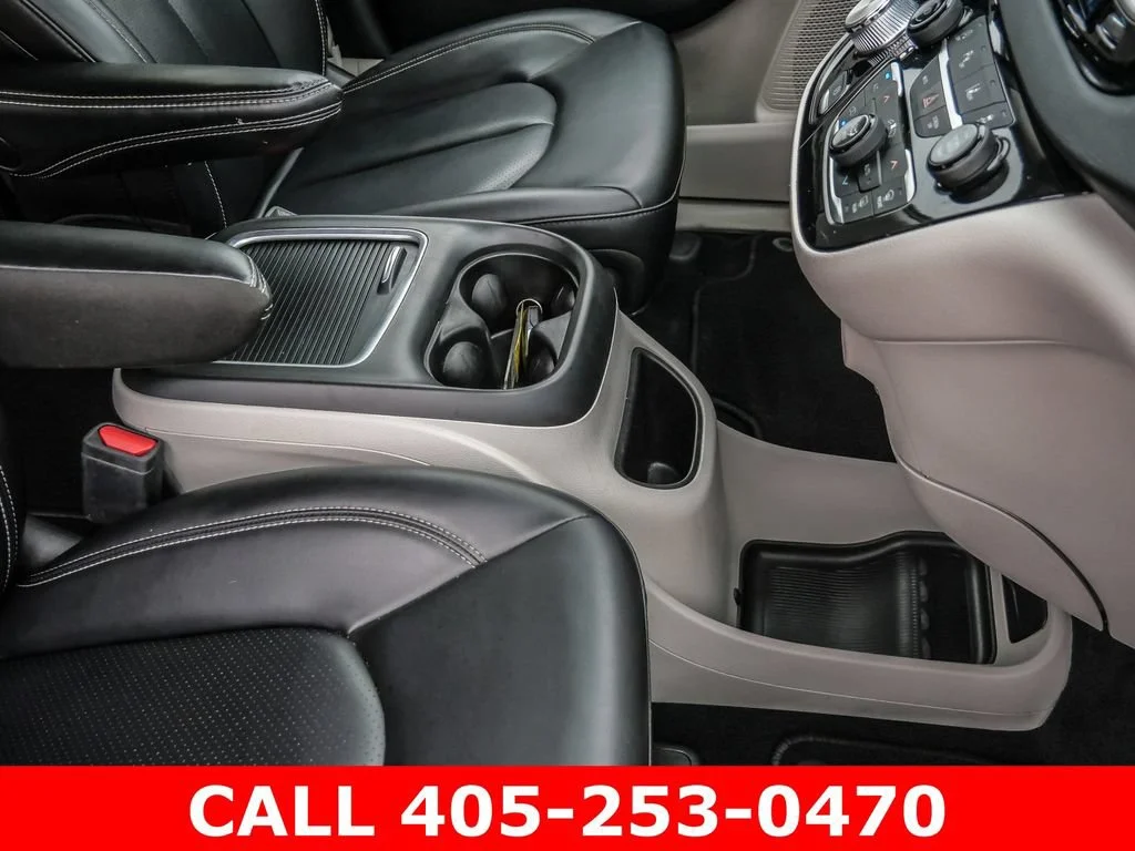 Used 2023 Gray Chrysler Touring L image 17