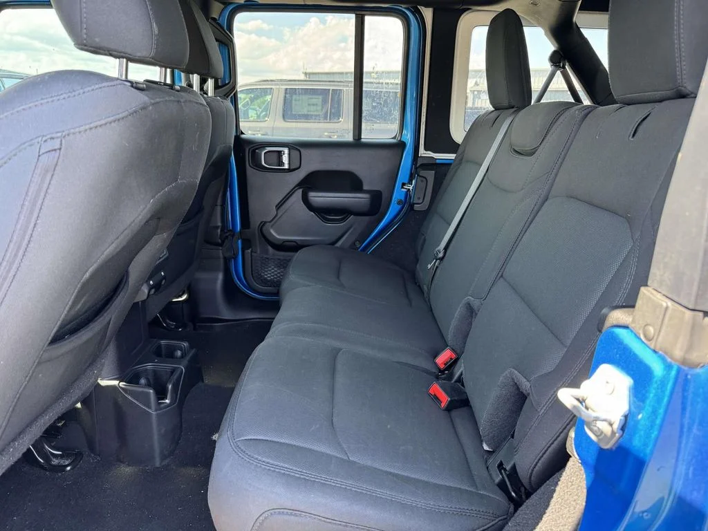 Used 2022 Blue Jeep Unlimited Sport Altitude image 15
