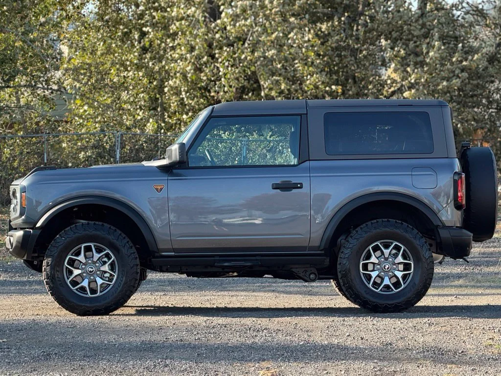 Used 2025 Gray Metallic Ford Badlands image 4