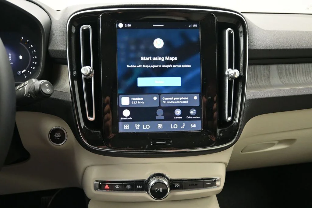 Certified Used 2024 Cloud Blue Volvo Ultimate image 16
