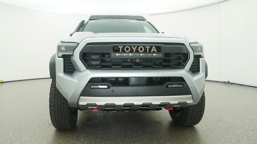 New 2026 Celestial Silver Metallic Toyota Trailhunter image 4