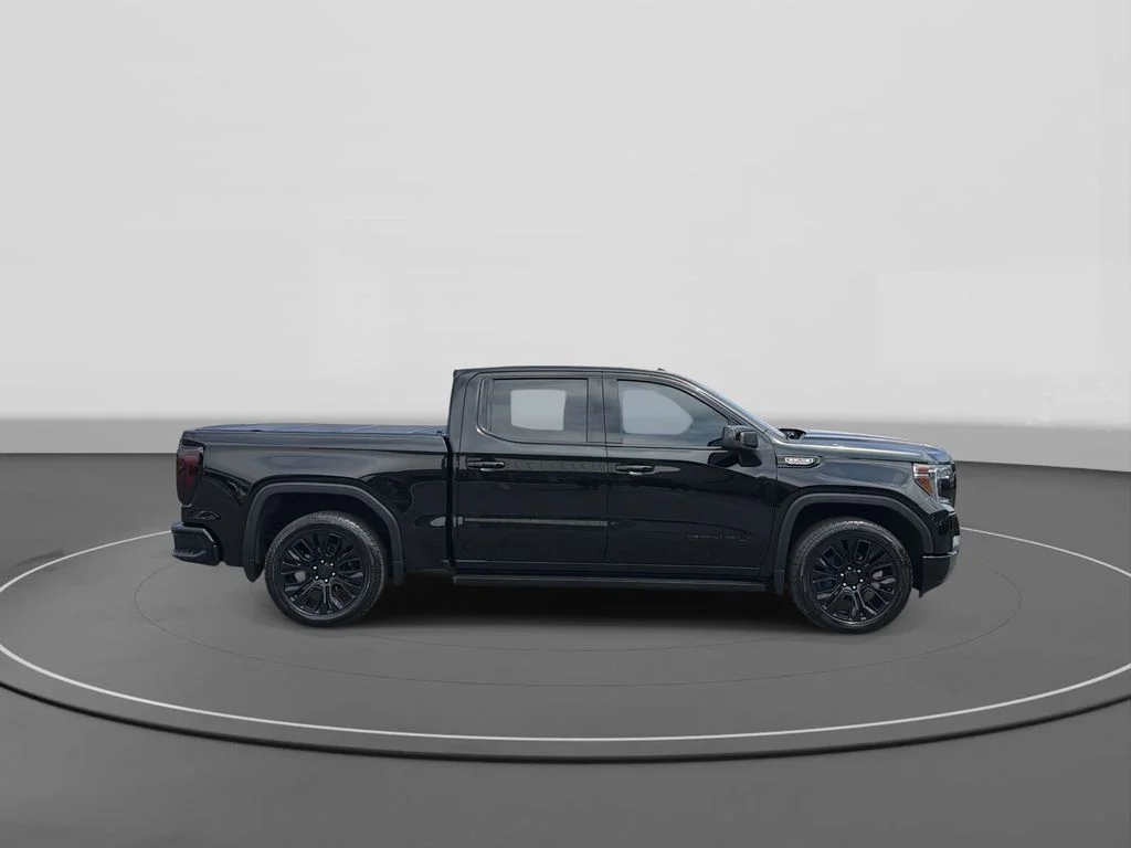 Used 2022 Onyx Black GMC Denali image 4
