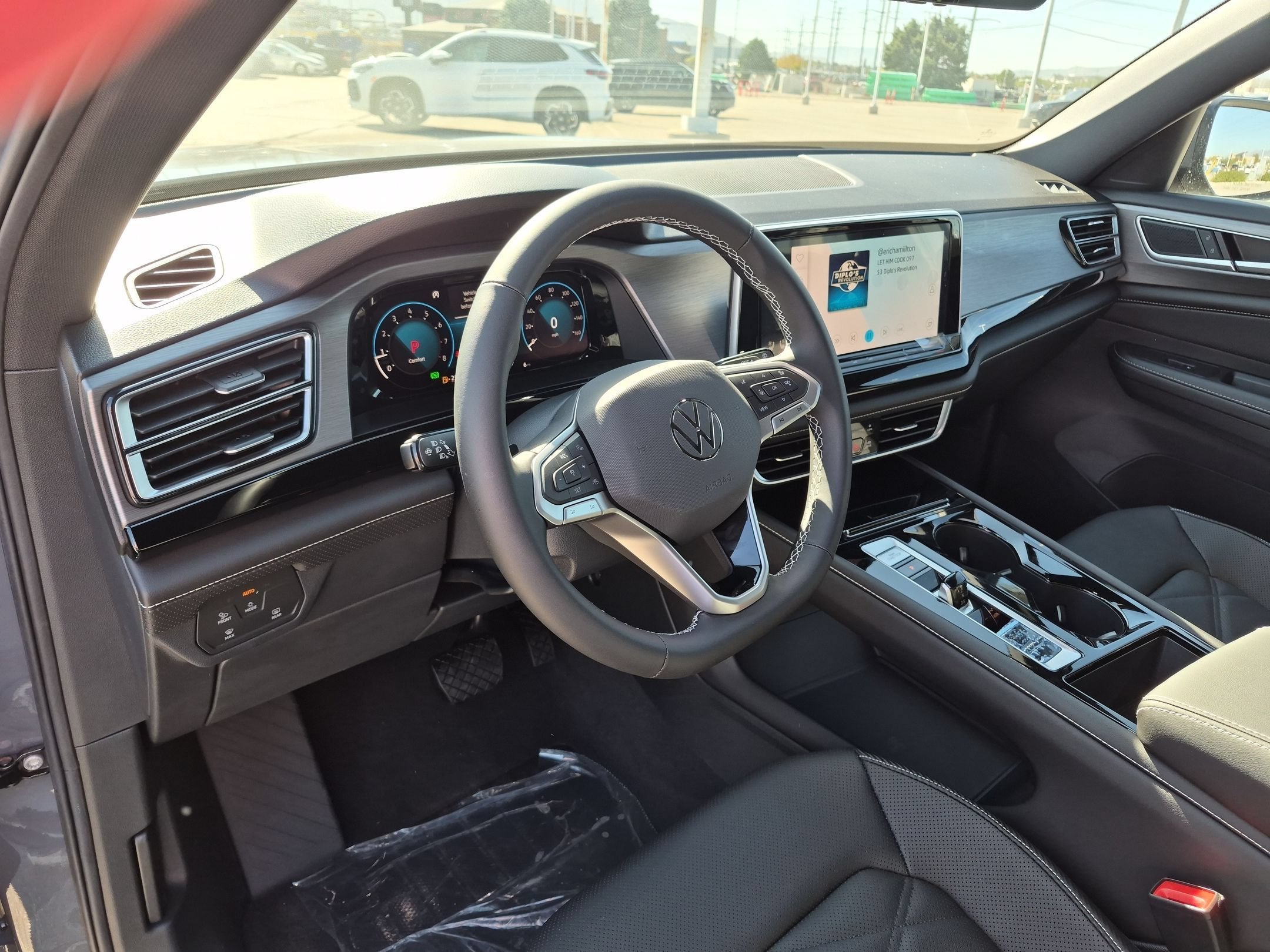New 2026 Pure Gray Volkswagen 2.0T SE w/Technology image 10