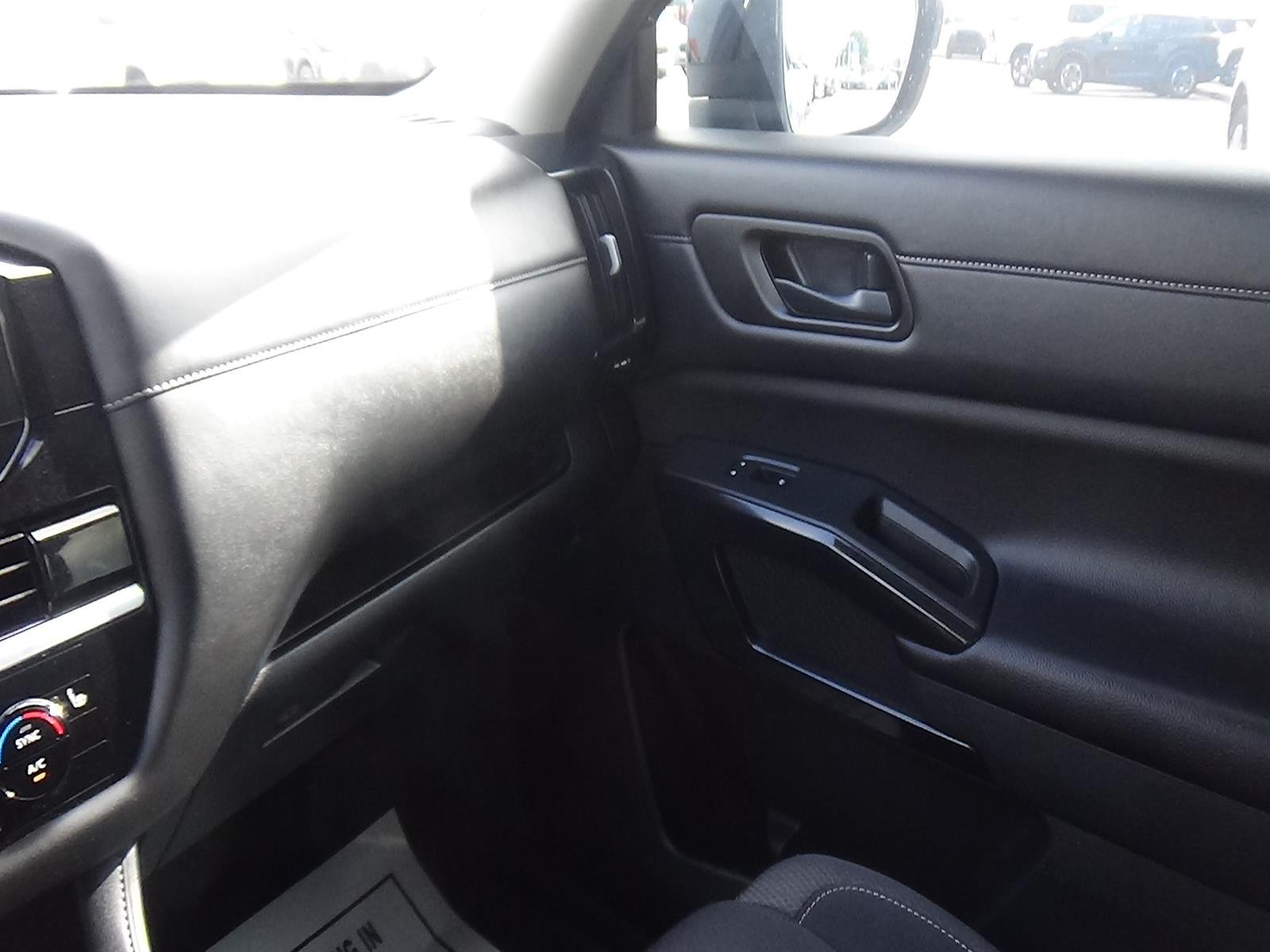 Used 2025 Super Black (kh3) Nissan SV image 25