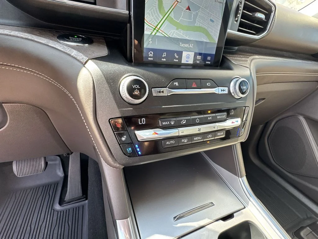 Used 2020 Green Ford Platinum image 18