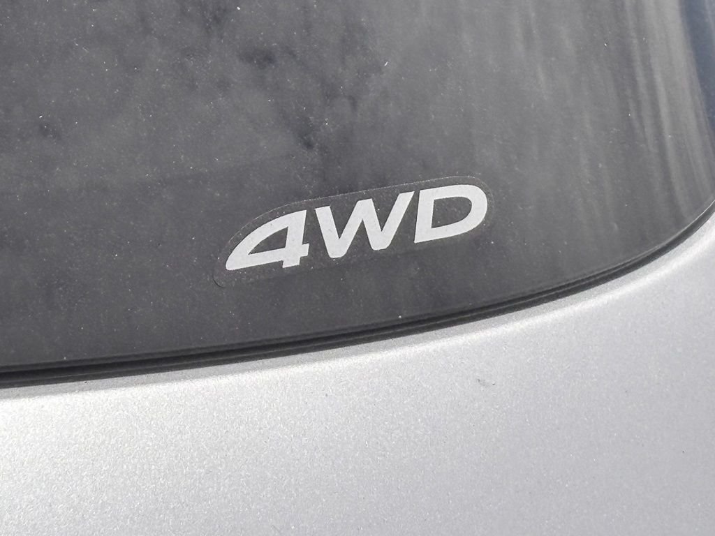 Used 2026 Silver Mitsubishi  image 8