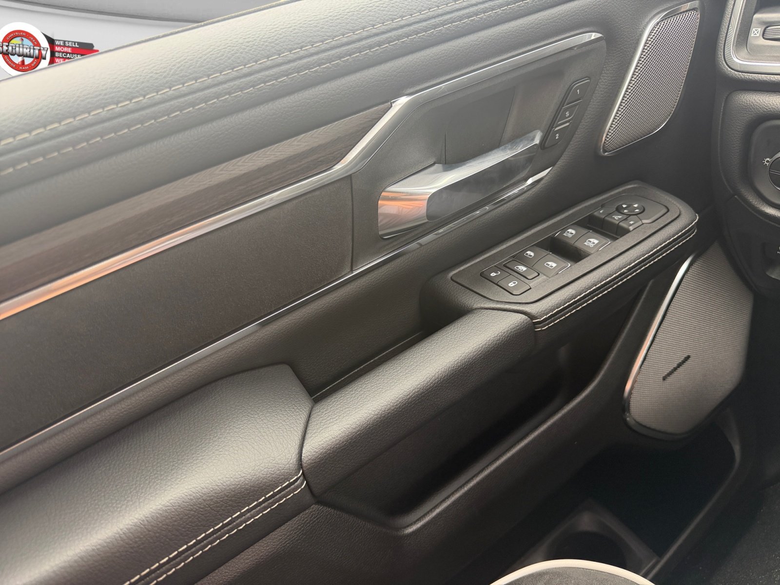 New 2026 Tank Exterior Paint RAM Laramie image 17