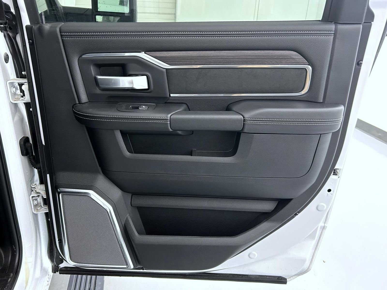 New 2025 Bright White Clear-Coat Exterior Paint RAM Laramie image 18