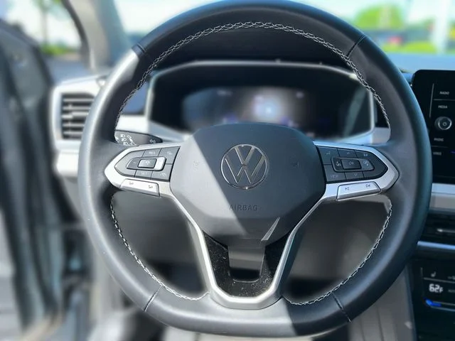 2025 Volkswagen Taos SE - Photo 15