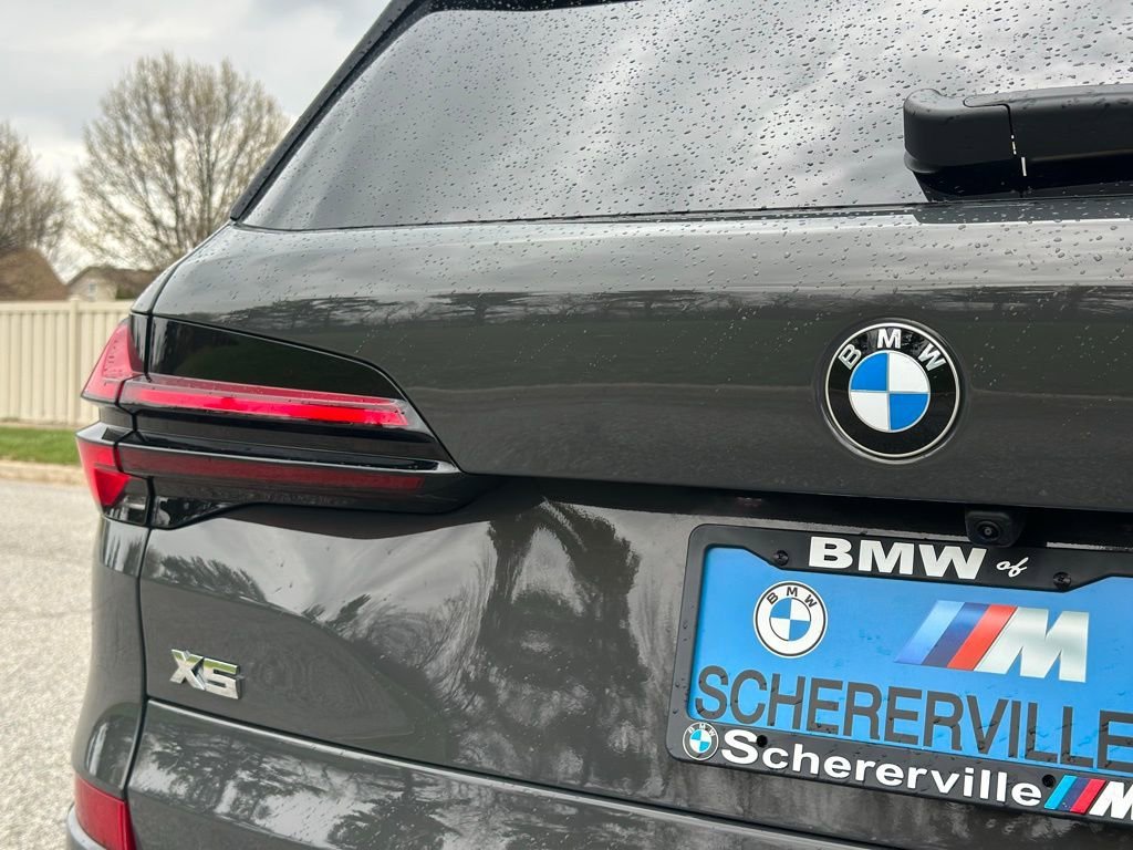 New 2026 Dravit Grey Metallic BMW M60i image 13