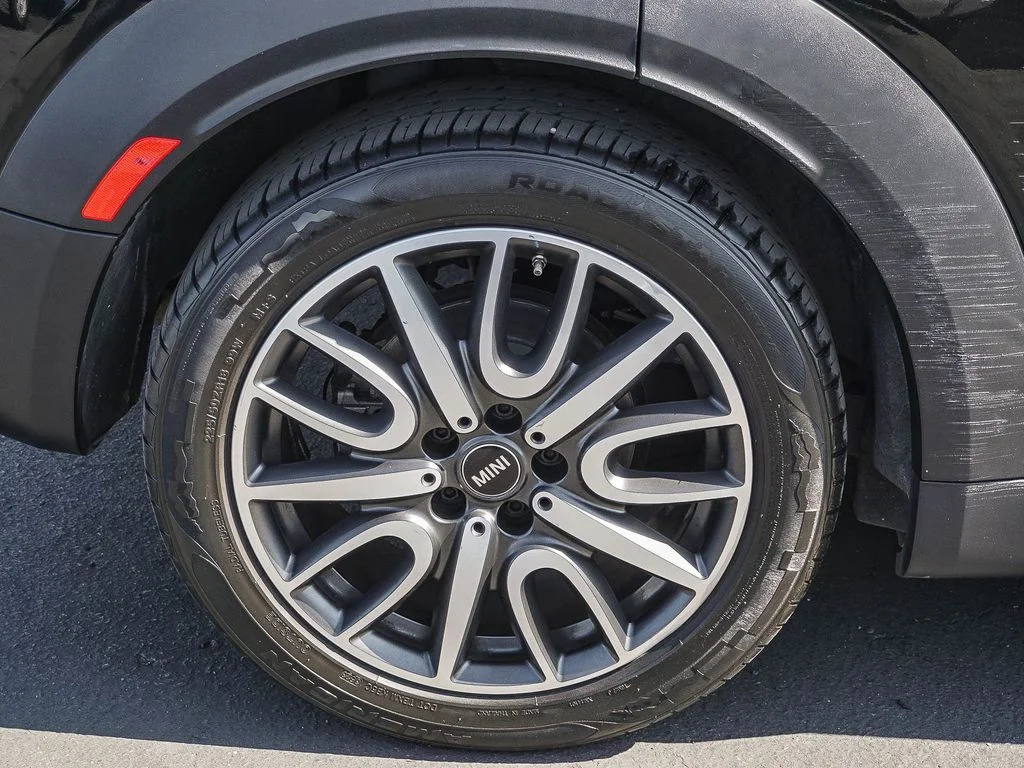 Used 2017 Black MINI Base image 8