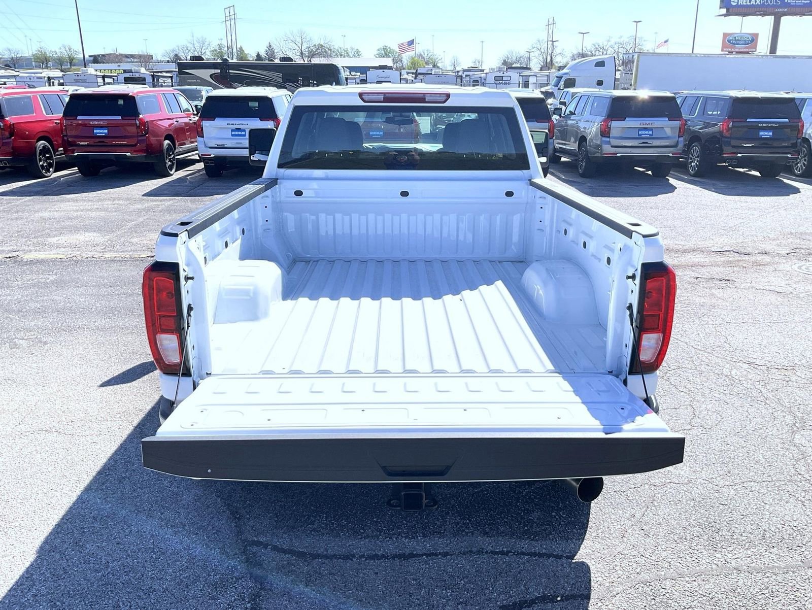 New 2026 Summit White GMC Pro image 22