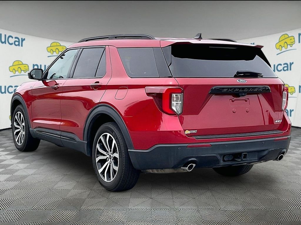 Used 2022 Rapid Red Metallic Tinted Clearcoat Ford ST-Line image 4