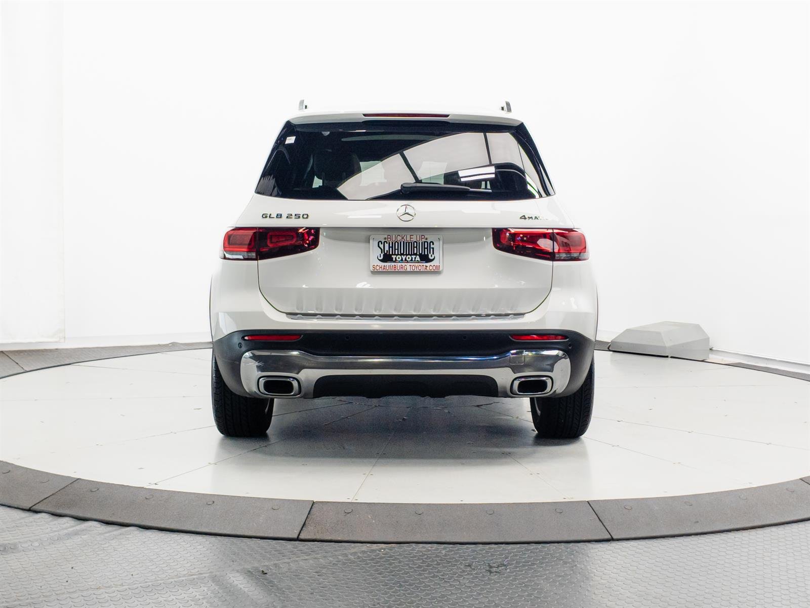 Used 2021 White Mercedes-Benz GLB 250 image 10