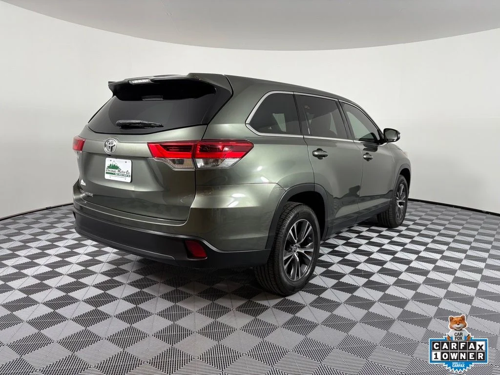 Used 2019 Green Toyota LE image 8