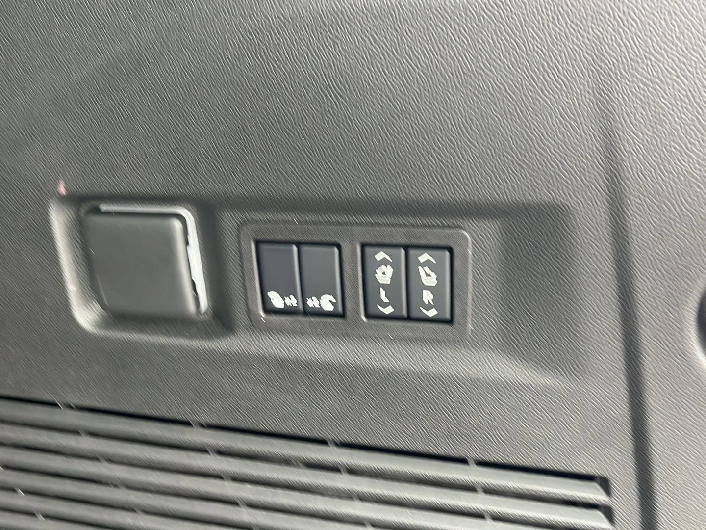Used 2026 Polar White Tricoat Chevrolet High Country image 32