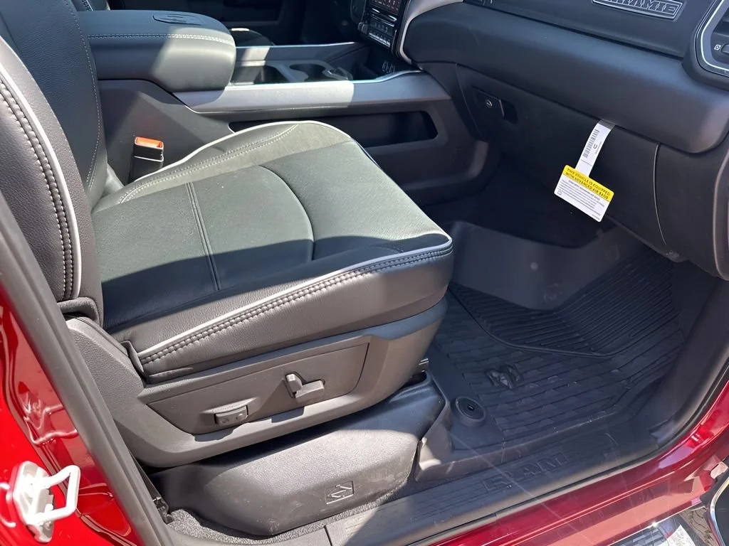 New 2026 Molten Red Pearl-Coat Exterior Paint RAM Laramie image 19