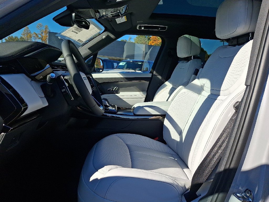 New 2027 Borasco Grey Land Rover SE image 9